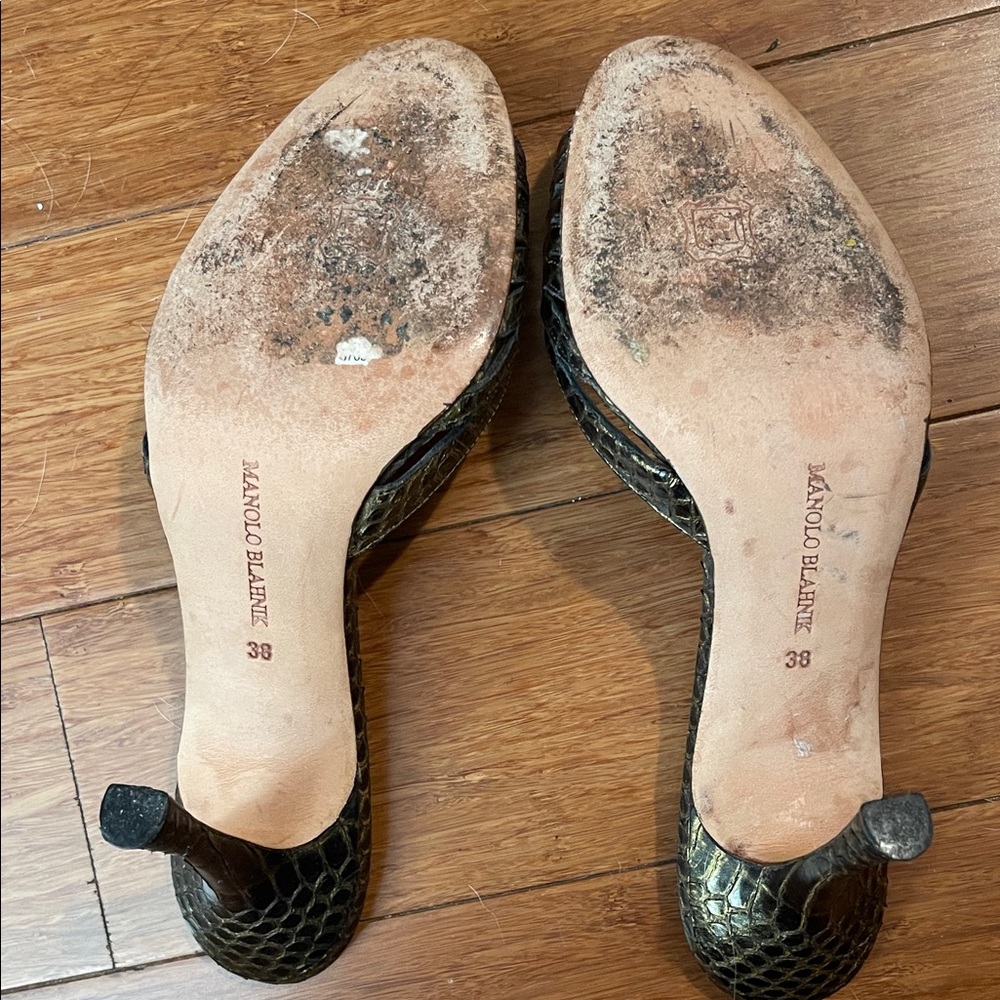 Manolo Blahnik Indial Leather Green Mules - Picture 2 of 11